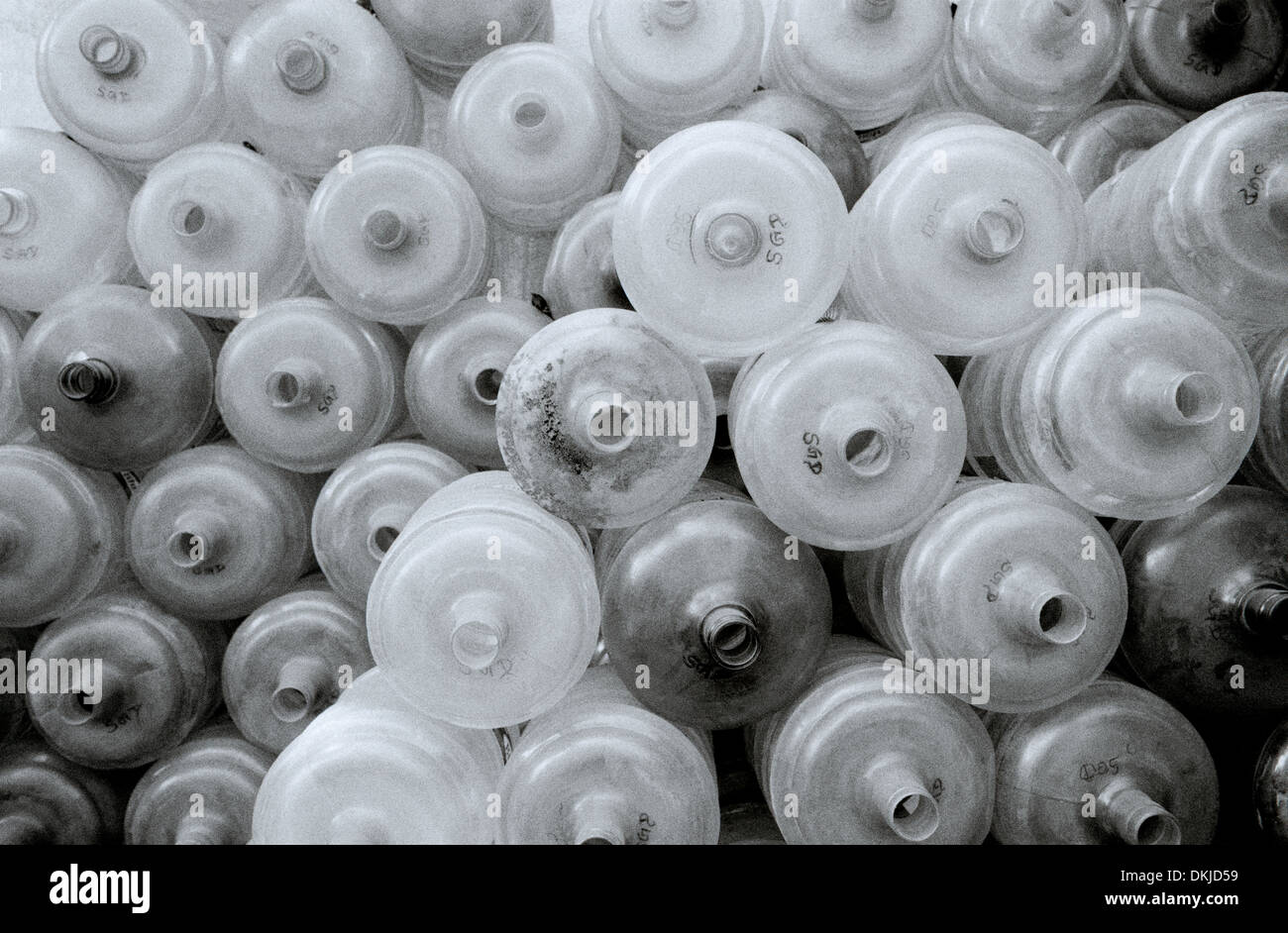 La photographie abstraite - Scène de rue de bouteilles d'eau dans Chennai Madras dans le Tamil Nadu en Inde, en Asie du Sud. Conceptual Banque D'Images