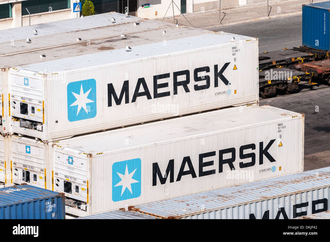 Conteneur d'expédition au quai - Maersk Banque D'Images