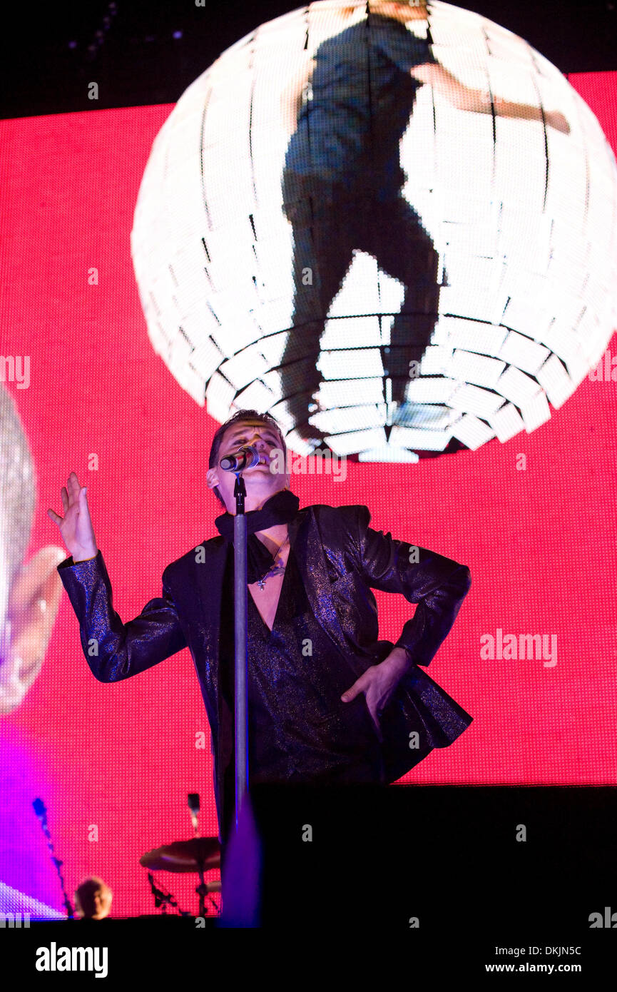 Le 24 juillet 2009 - Toronto, Ontario, Canada - 22 juillet 2009 dans Depeche Mode : il n'y première exécution de nouveau tour de l'univers tour à Toronto, Ontario, à l'Amphithéâtre Molson à la place de l'Ontario. (Crédit Image : © Global/ZUMApress.com) Southcreek Banque D'Images