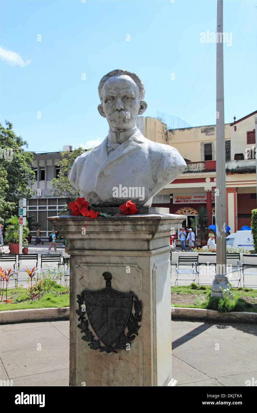 José Martí buste, Parque Serafín Sánchez, Sancti Spiritus, province de Sancti Spiritus, Cuba, mer des Caraïbes, l'Amérique centrale Banque D'Images