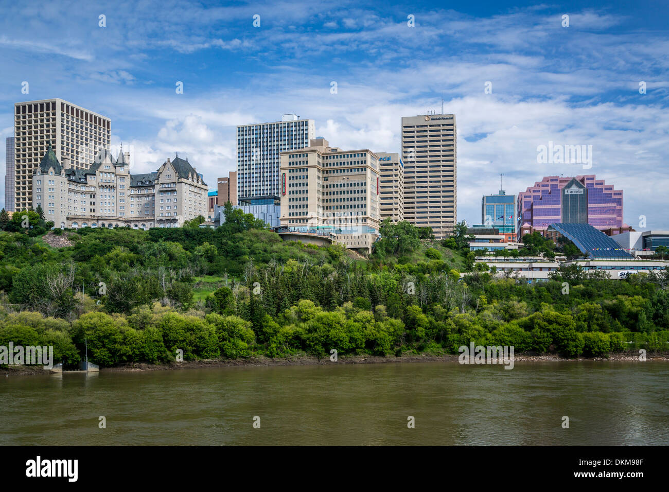 La ville et la rivière Saskatchewan Nord à Edmonton, Alberta, Canada. Banque D'Images