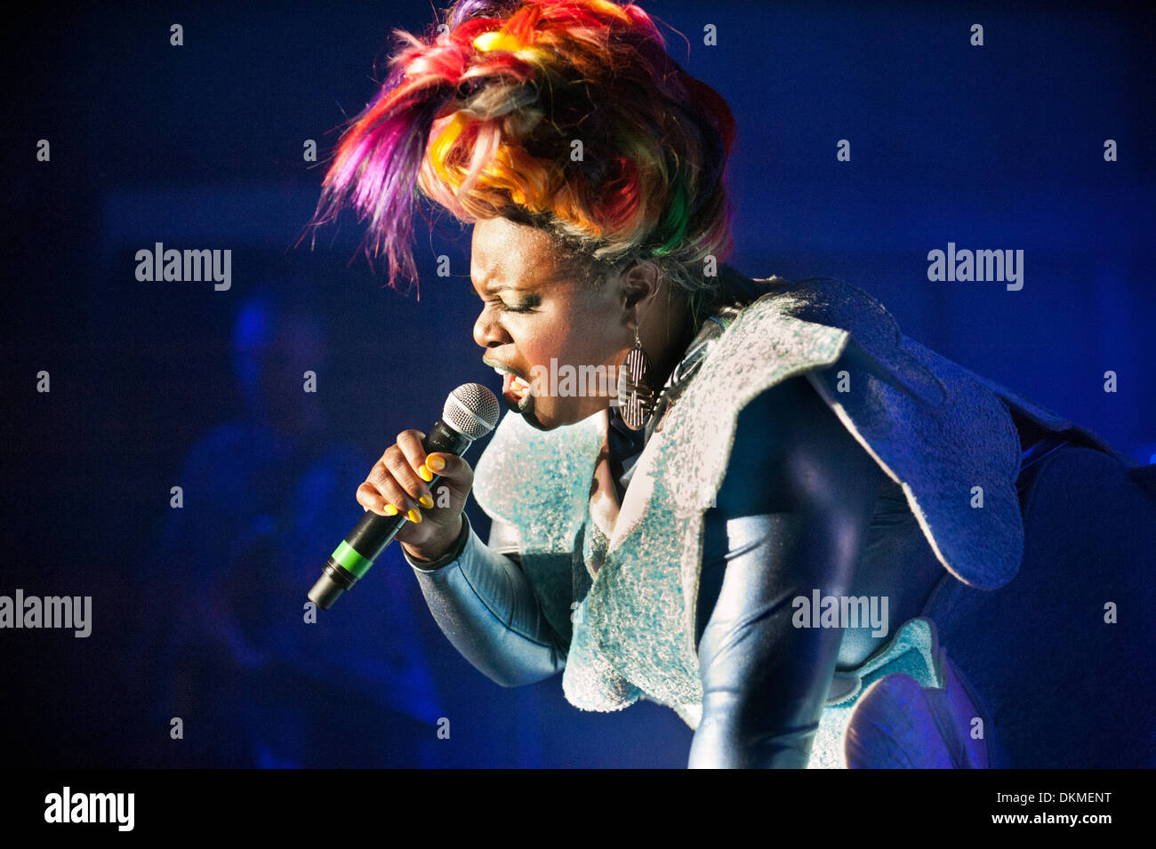 Birmingham, UK. 5 déc, 2013. Electro-dance band Tryo en concert à Birmingham à l'O2 Academy, 5 décembre 2013. Sharlene Hector, chanteur. Crédit : John Bentley/Alamy Live News Banque D'Images