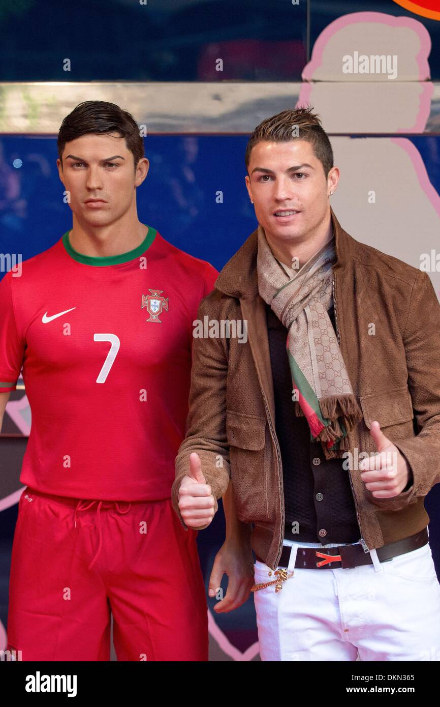 Madrid, Espagne. 7 Décembre, 2013. Joueur de football portugais Cristiano  Ronaldo assiste à la présentation de son cire figure au musée de cire (Wax  Museum) à Madrid, Espagne, 07 décembre 2013. Photo :