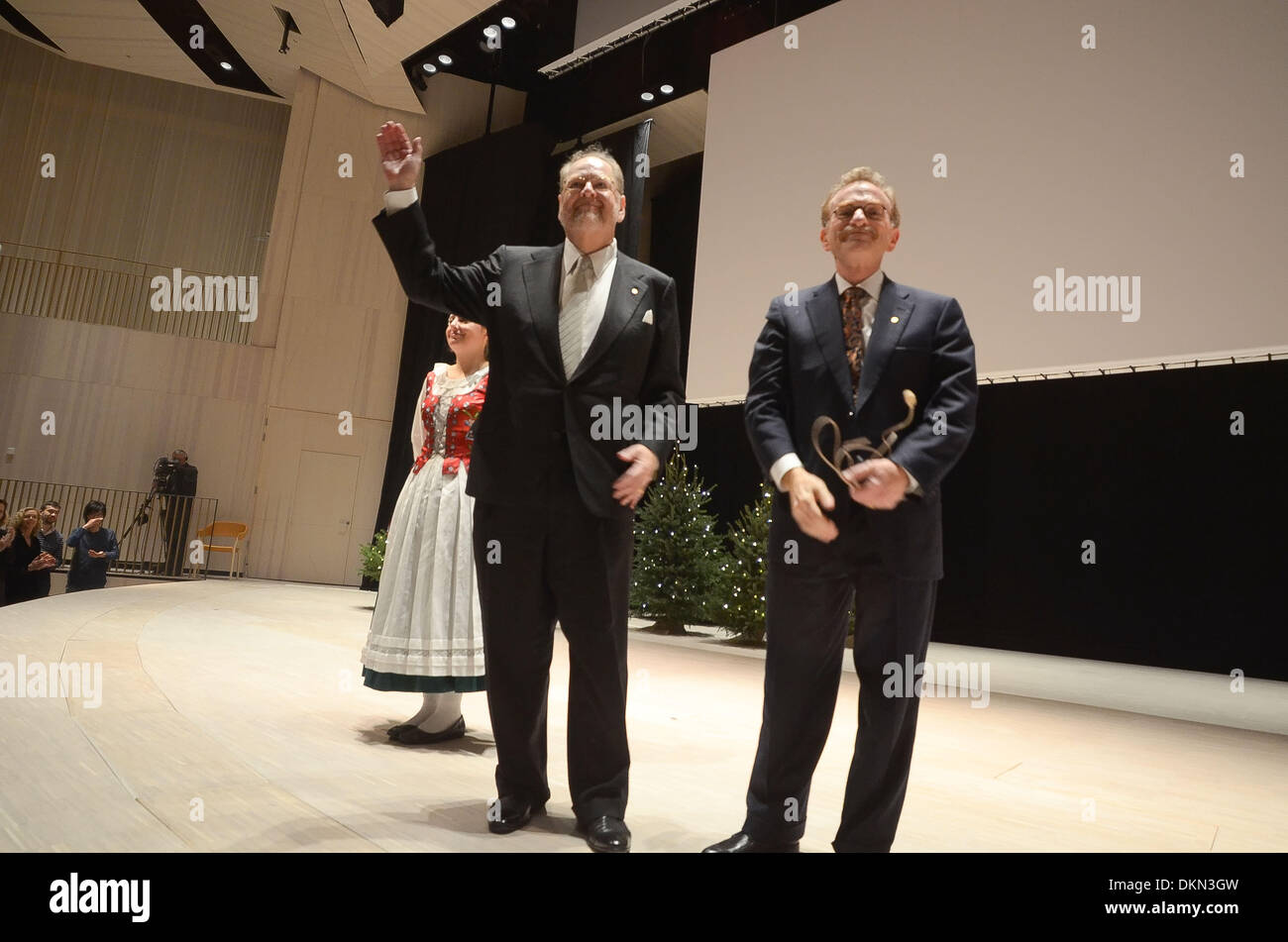 Stockholm, Stockholm, Suède. 7 Décembre, 2013. À partir de l'annonce du Prix Nobel :.''l 2013 Prix Nobel honore trois scientifiques qui ont résolu le mystère de la façon dont la cellule organise son système de transport. Chaque cellule est une usine qui produit et exporte des molécules. Par exemple, l'insuline est fabriquée et libérée dans le sang et les molécules appelées neurotransmetteurs sont envoyés d'une cellule nerveuse à une autre. Ces molécules sont transportés autour de la cellule en petits paquets appelés vésicules. Credit : ZUMA Press, Inc./Alamy Live News Banque D'Images