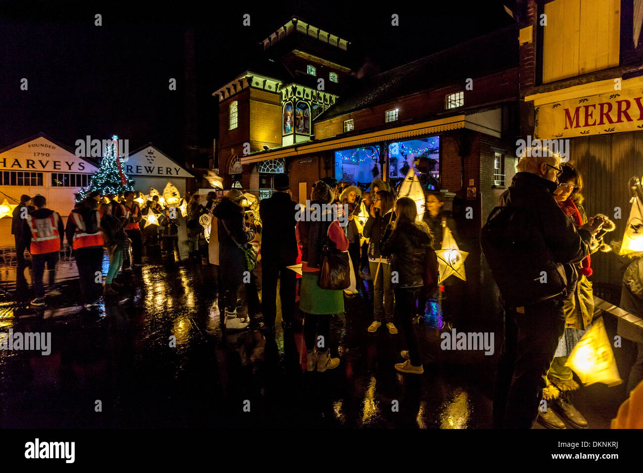 Lantern Procession, Late Night Shopping de Noël, Lewes, dans le Sussex, Angleterre Banque D'Images