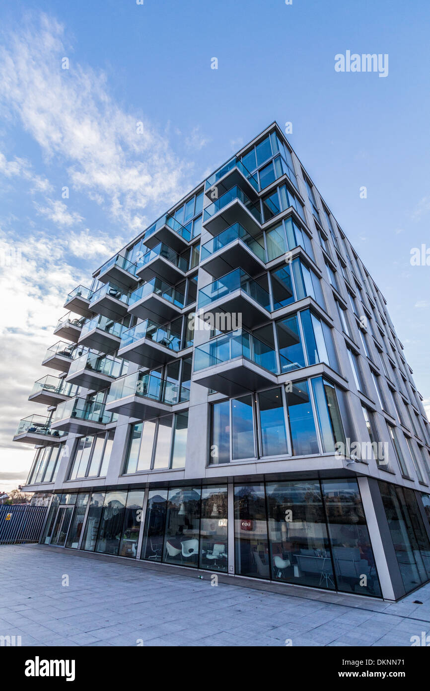 Appartements moderne construit près de East Lane London Bridge sur les rives de la Tamise Londres UK Banque D'Images