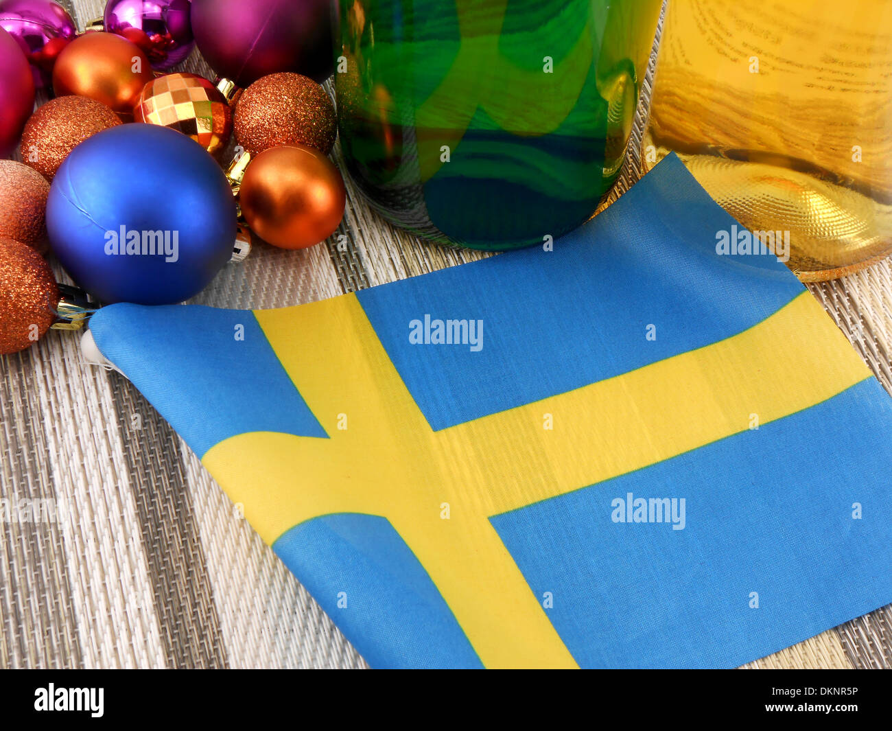 La Suède drapeau avec décoration de Noël, carte de nouvel an Banque D'Images