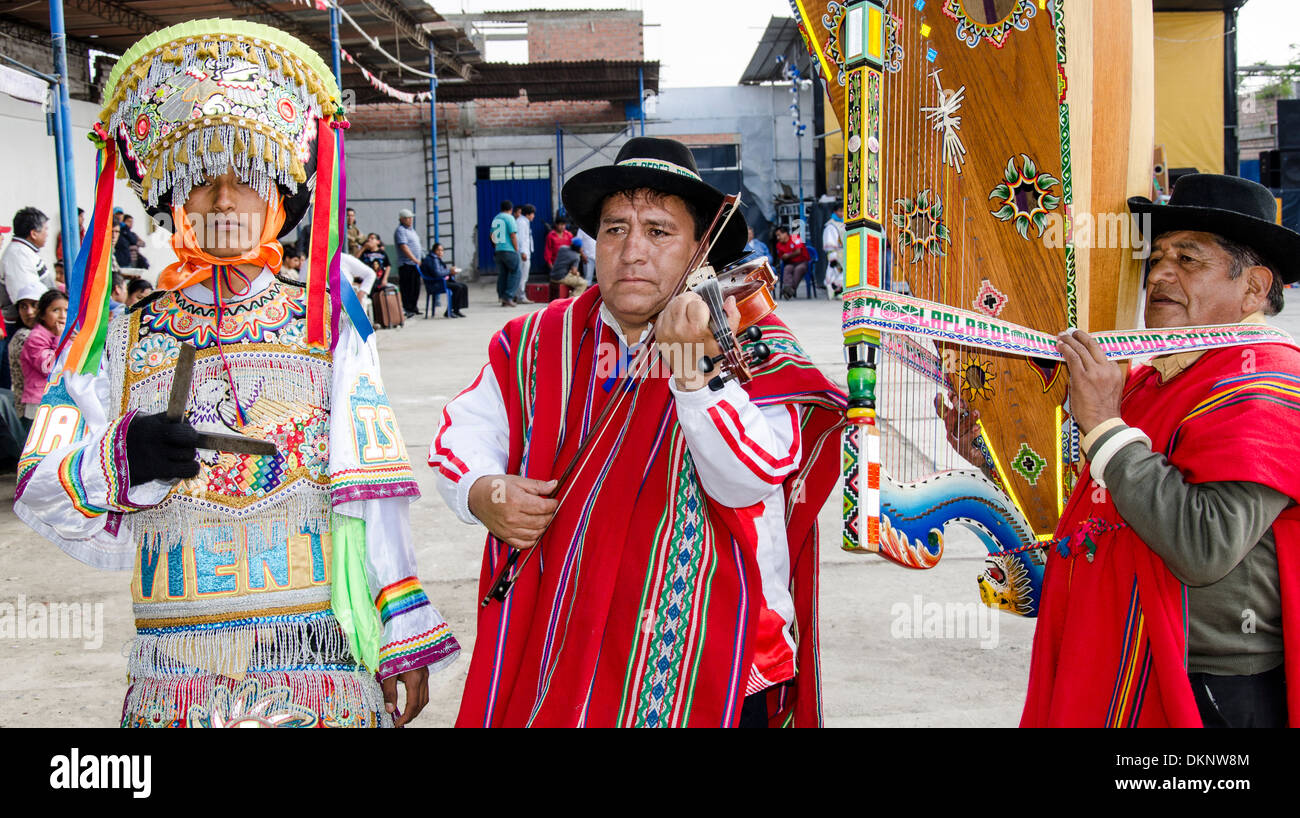 Les danseurs de ciseaux danzantes de tijeras . Patrimoine culturel immatériel par l'unesco. le Pérou. Banque D'Images