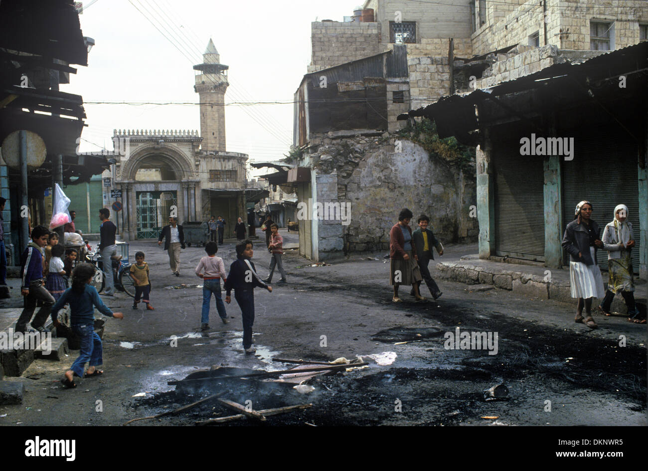 Naplouse, Cisjordanie Israël, scène de rue après l'émeute. Années 1980 Moyen-Orient. 1982. HOMER SYKES des années 1980 Banque D'Images