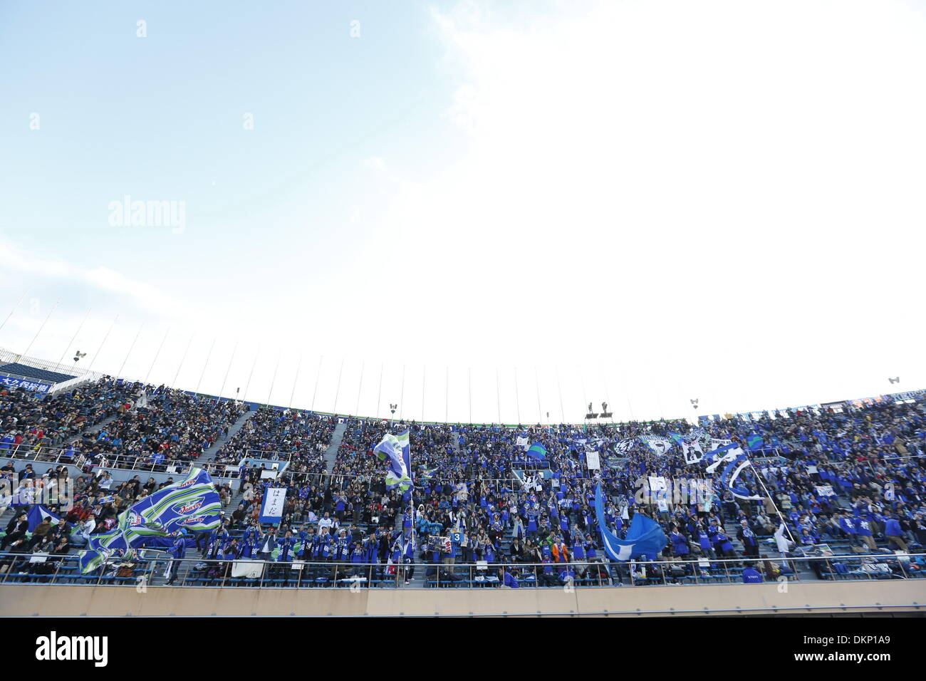 Stade National, Tokyo, Japon. Dec 8, 2013. Tokushima Vortis fans, le 8 décembre 2013 - Football : 2013 J1 championnat Promotion match final entre Kyoto Sanga F.C. 0-2 Tokushima Vortis. au Stade National, Tokyo, Japon. Credit : AFLO SPORT/Alamy Live News Banque D'Images