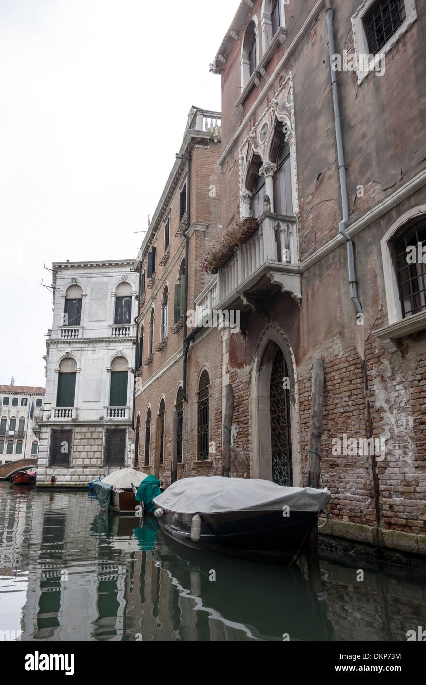 Belle scène d'une ruelle de Venise, Italie Banque D'Images