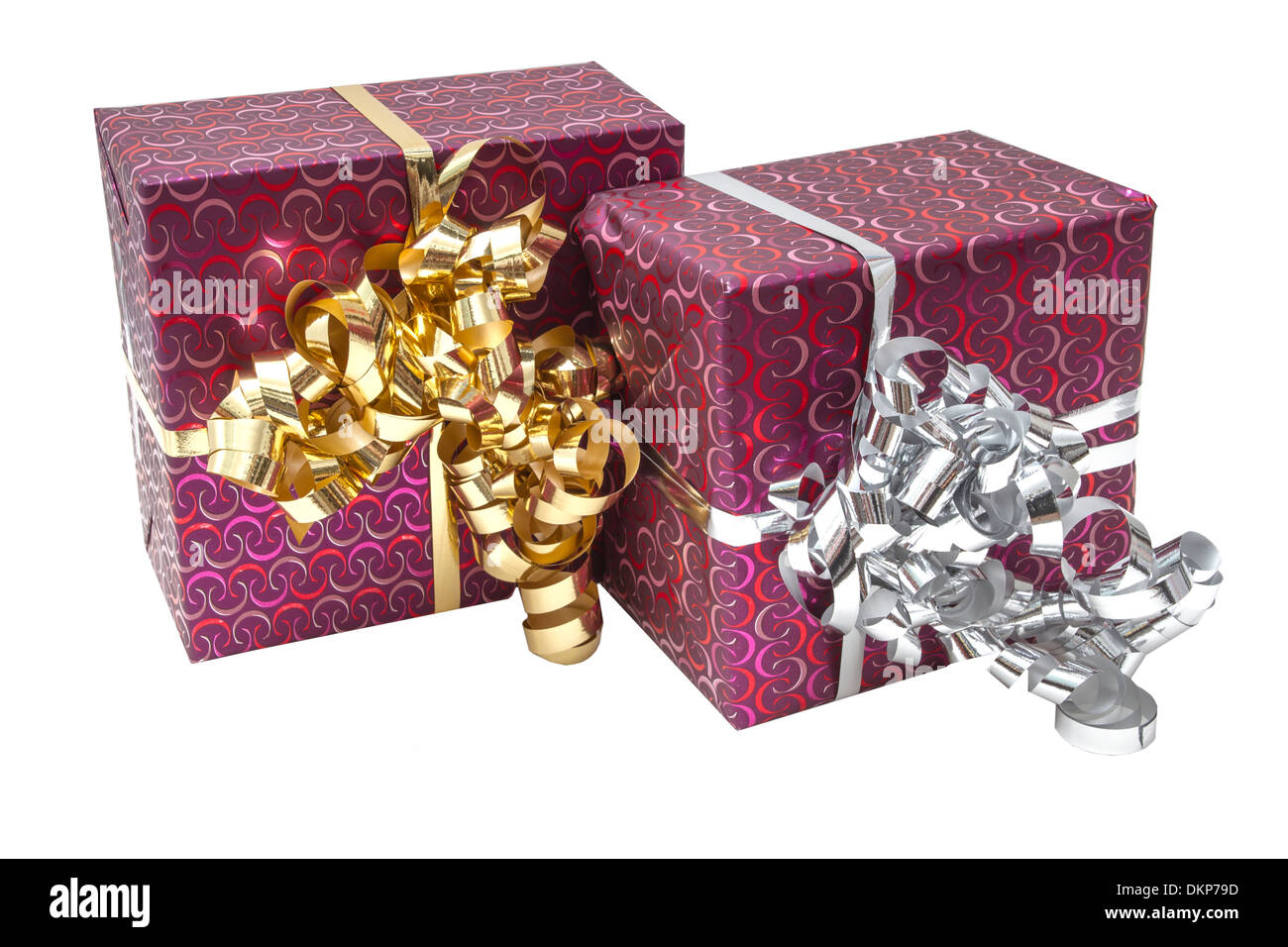 Boîte-cadeau avec Ribbon Bow isolé sur fond blanc Banque D'Images