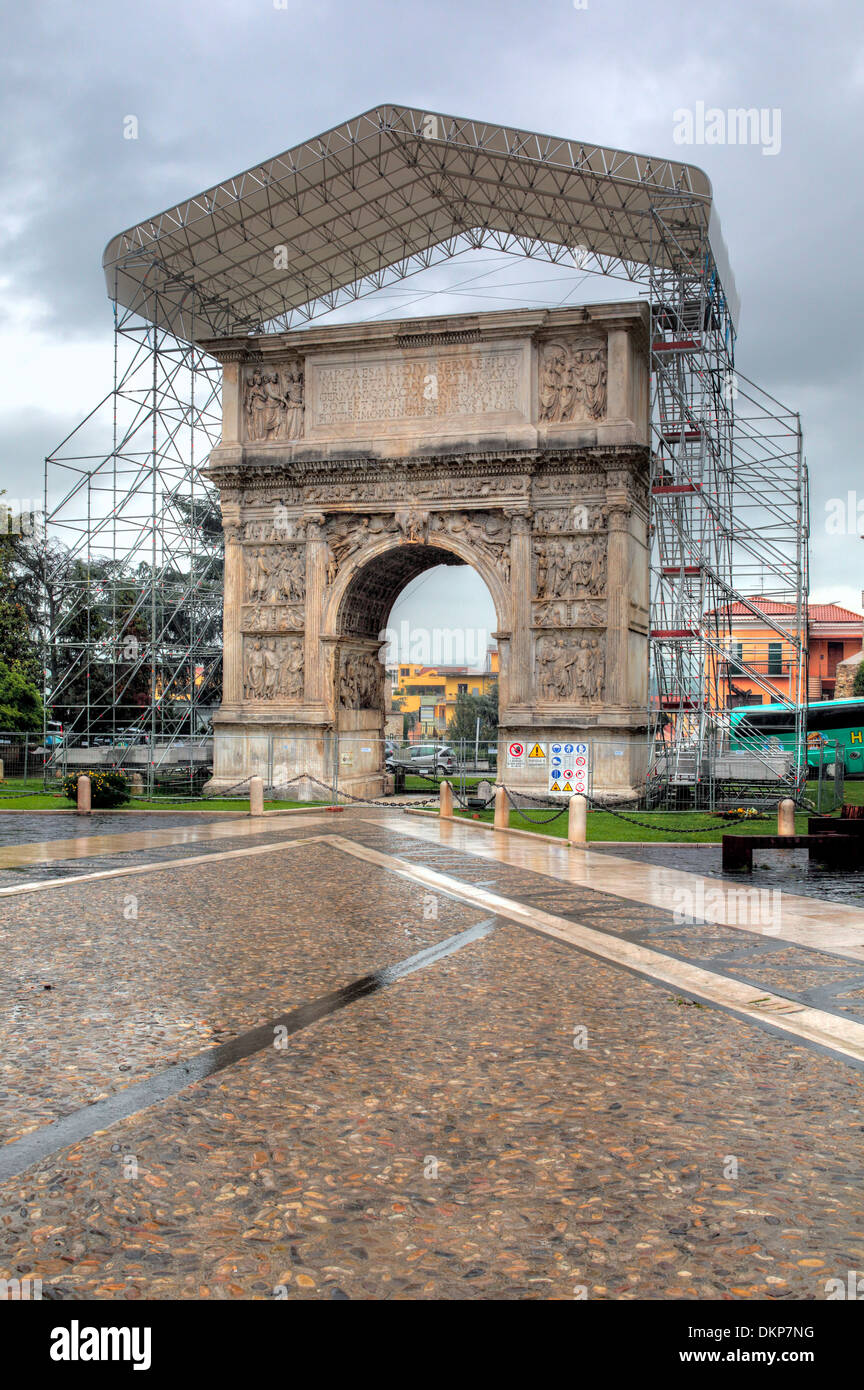 L'arc de Trajan, Bénévent, Campanie, Italie Banque D'Images