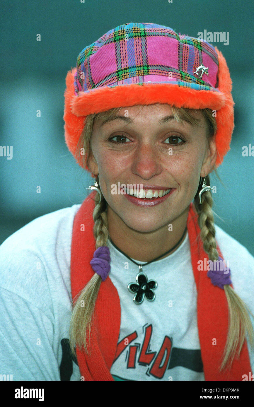 MICHAELA STRACHAN.TV PRESENTER.20/12/1994.E4D28C.ALLSTAR CRÉDIT :/ Banque D'Images