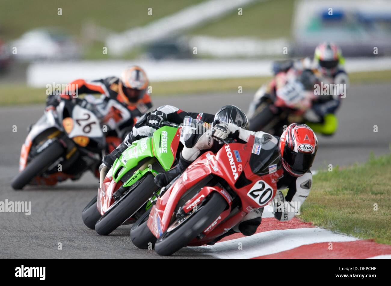 18 juillet 2009 - Bowmanville, Canada - 18 juillet 2009 : la recrue de la série Parts Canada Superbike Jodi Christie (20) pousse sa Honda CBR600RR fort au cours de l'action de course le samedi après-midi. Christie, école un peu puissant vélo, fini en une impressionnante 10e place. (Crédit Image : © Global/ZUMApress.com) Southcreek Banque D'Images