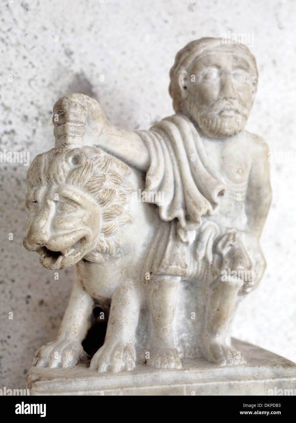 Sculpture dans le cloître de la cathédrale, Côte Amalfitaine, Campanie, Italie Banque D'Images