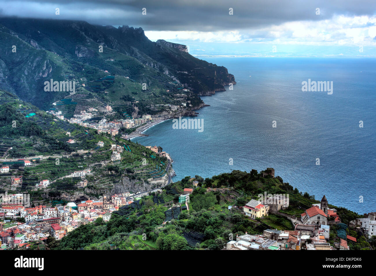 Seascape de Côte d'Amalfi à partir de la Villa Rufolo, Ravello, Campanie, Italie Banque D'Images