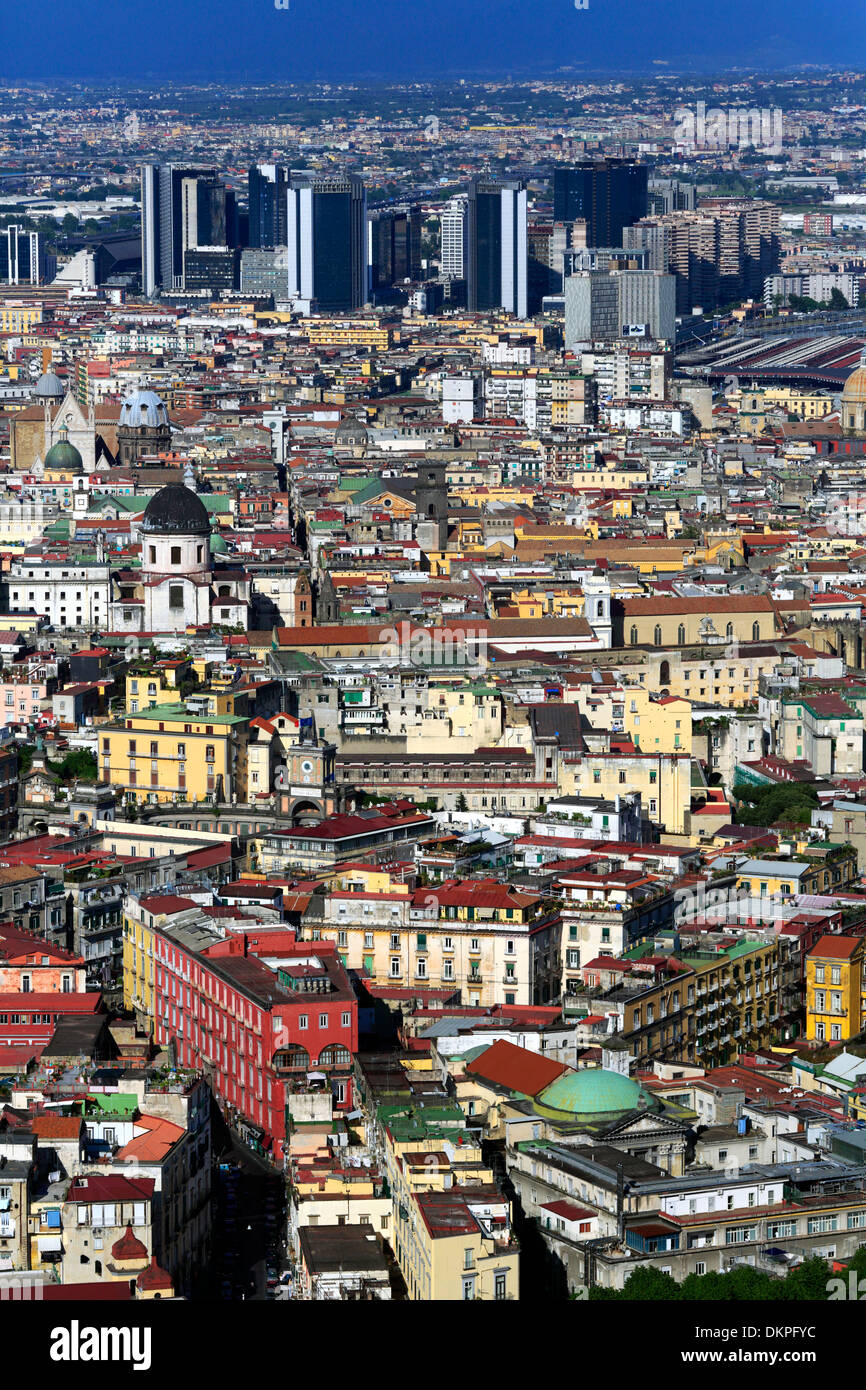 Paysage urbain à partir de la colline de Vomero, Naples, Campanie, Italie Banque D'Images