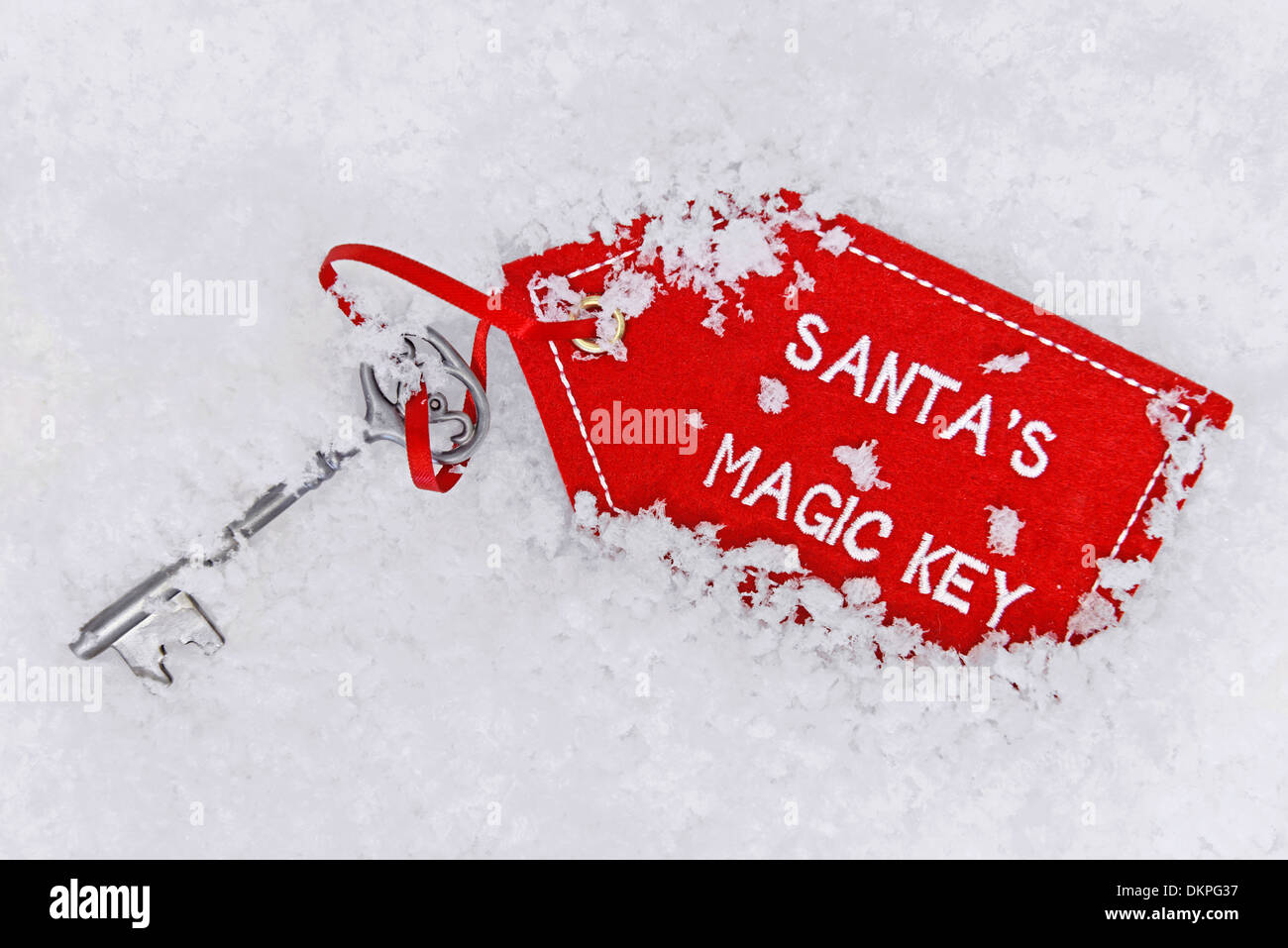 Santa's a laissé tomber sa clé magique dans la neige. Banque D'Images