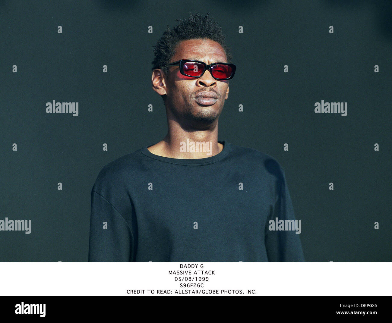 DADDY G.MASSIVE ATTACK.05/08/1999.S96F26C.CRÉDIT À lire : Banque D'Images