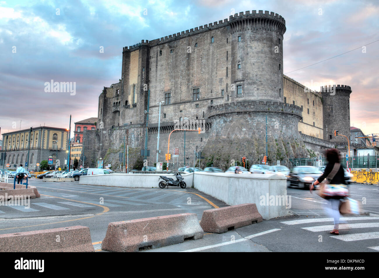 Le Castel Nuovo (1282), Naples, Campanie, Italie Banque D'Images