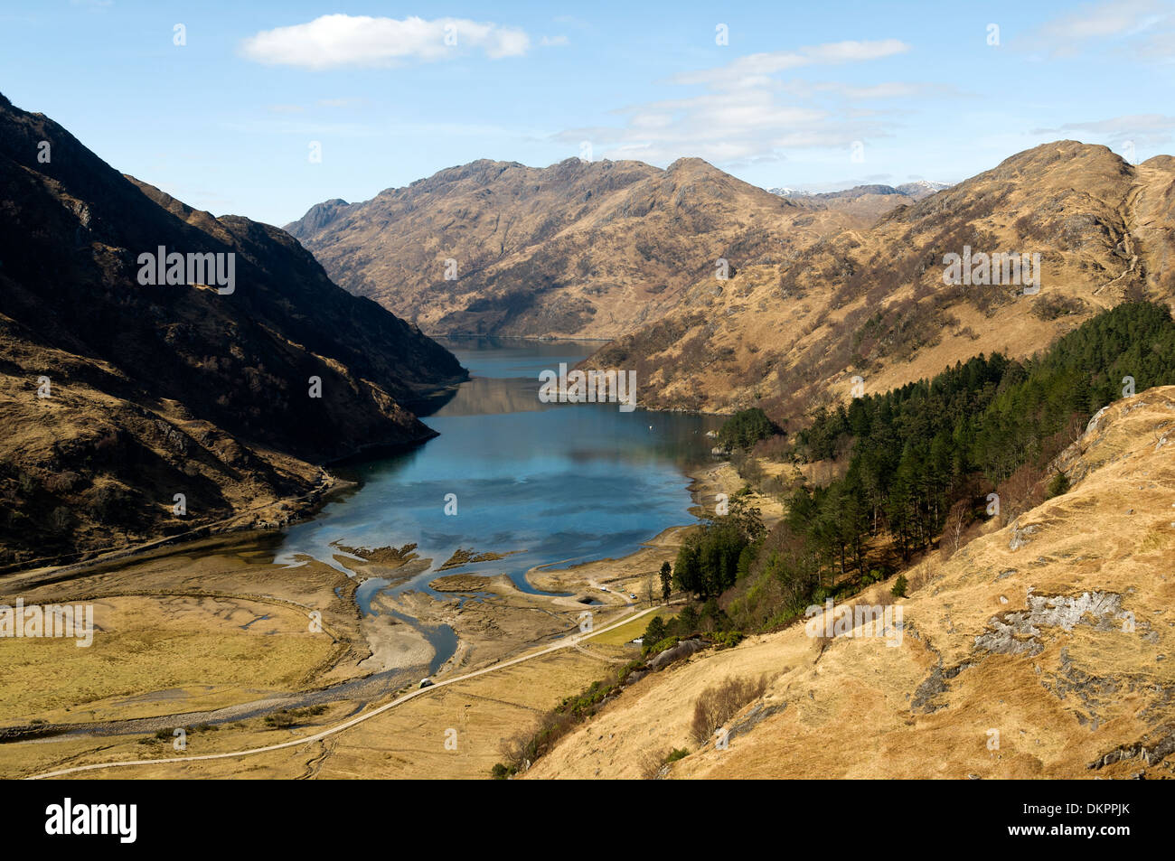 La FADA Druim Ridge sur le Loch Hourn, de Kinloch Hourn, région des Highlands, Ecosse, Royaume-Uni. Banque D'Images