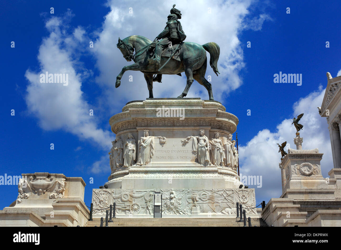La sculpture équestre de Victor Emmanuel II, l'autel de la patrie, de la Piazza Venezia, Rome, Italie Banque D'Images