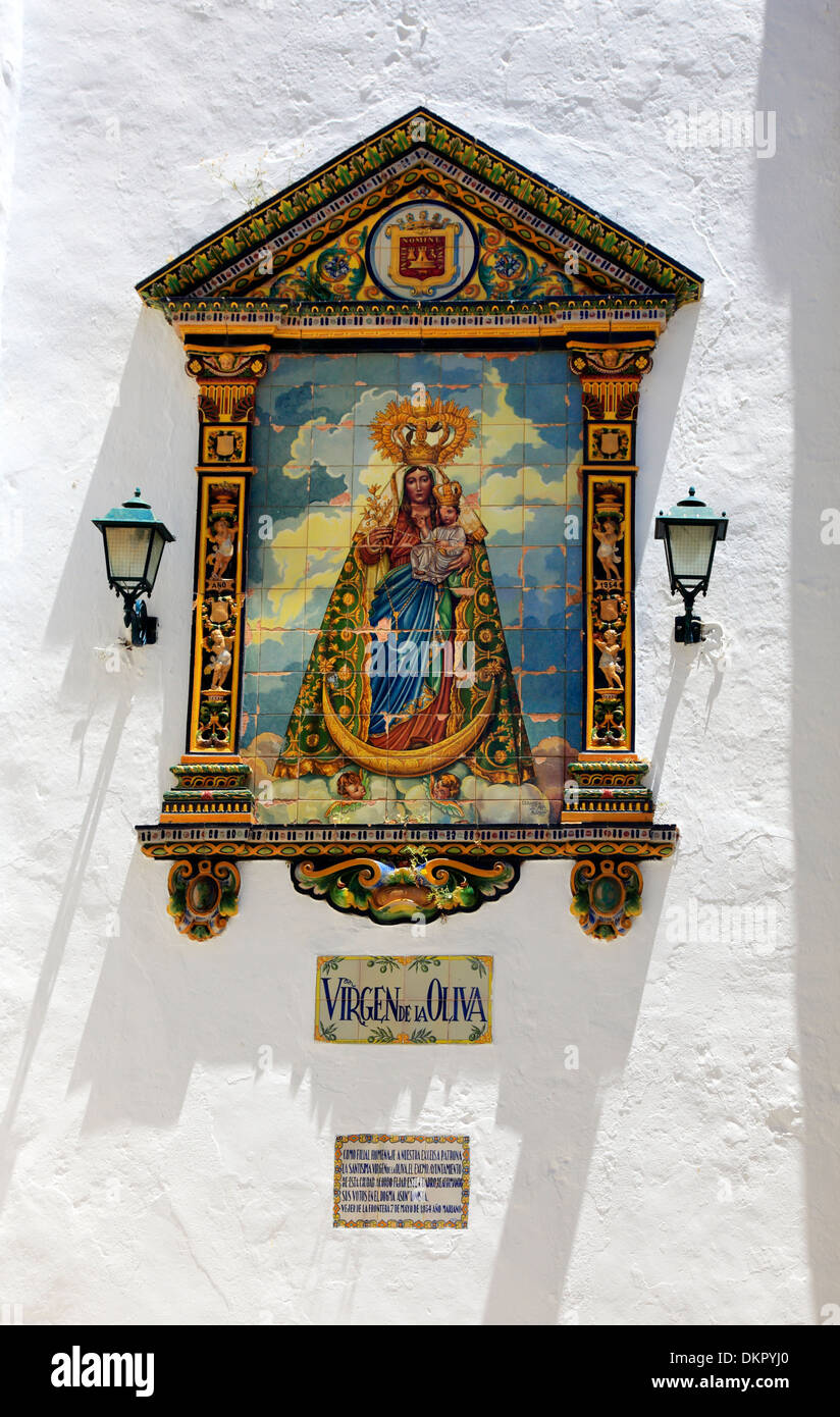 Maiolica icône de la Vierge de la Oliva, Vejer de la Frontera, Cadix, Andalousie, Espagne Banque D'Images