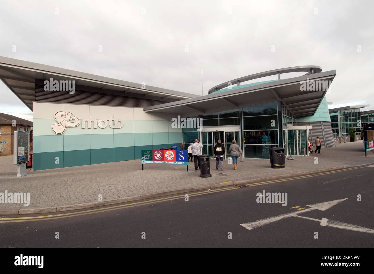 Moto station stations-service services d'autoroute m40 au Royaume-Uni Banque D'Images