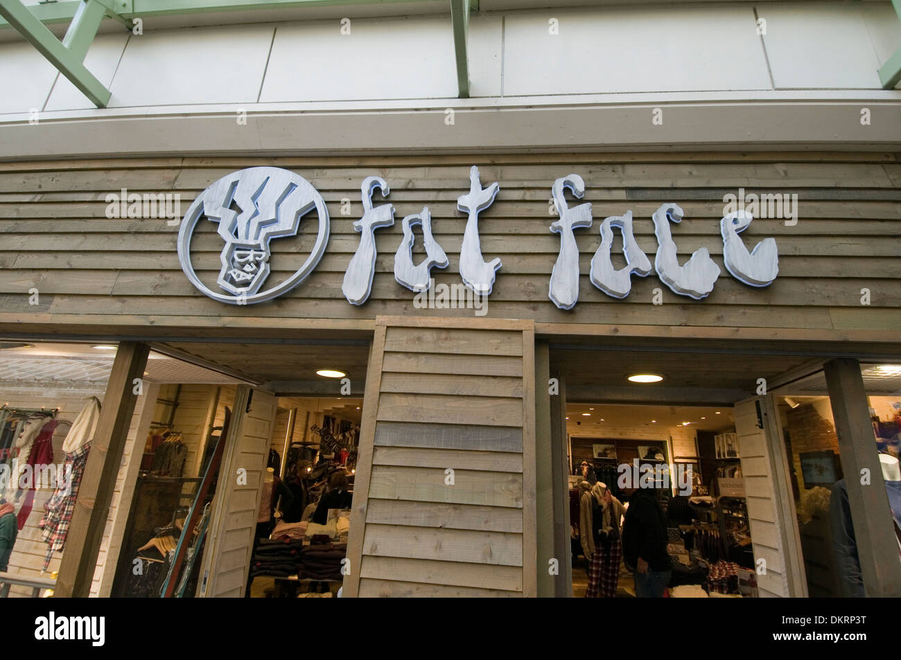 Vêtements Mode fat face shop boutique de vêtements de marque de marque de sortie Banque D'Images
