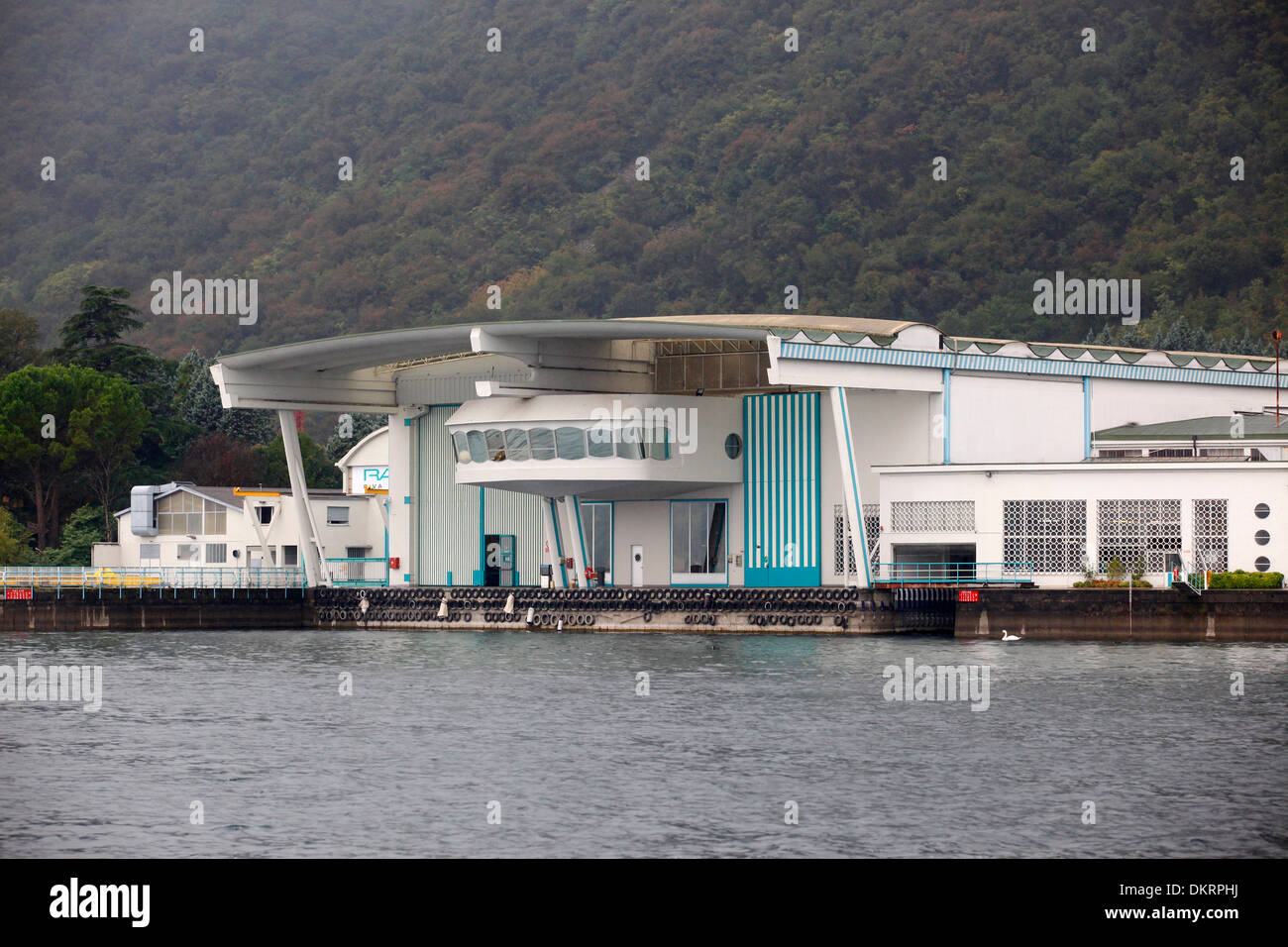 L'usine yacht Riva sur le lac d'Iseo, Sarnico, Italie. Banque D'Images
