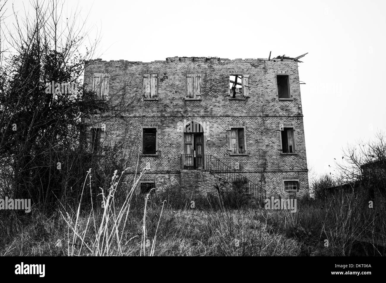 Valli di Comacchio. L'Italie. Vieux bâtiment abandonné Banque D'Images