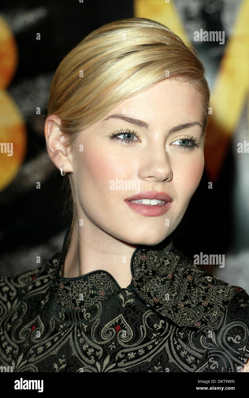 ELISHA CUTHBERT.ACTRICE.WESTWOOD, LOS ANGELES, USA.06/11/2002.LAC10656. Banque D'Images