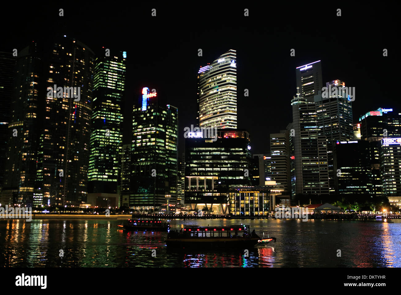 Nuit paysage urbain, Singapour Banque D'Images
