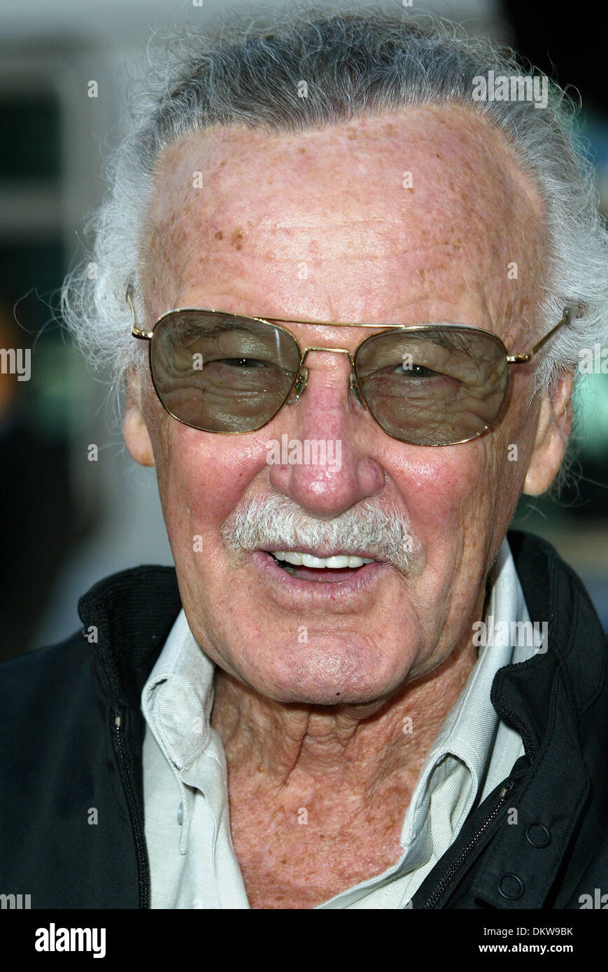 STAN LEE.MARVEL COMIC CREATOR.S Angeles, USA.Chinese Theatre, à Hollywood, LO.11/06/2002.LAB5049. Banque D'Images