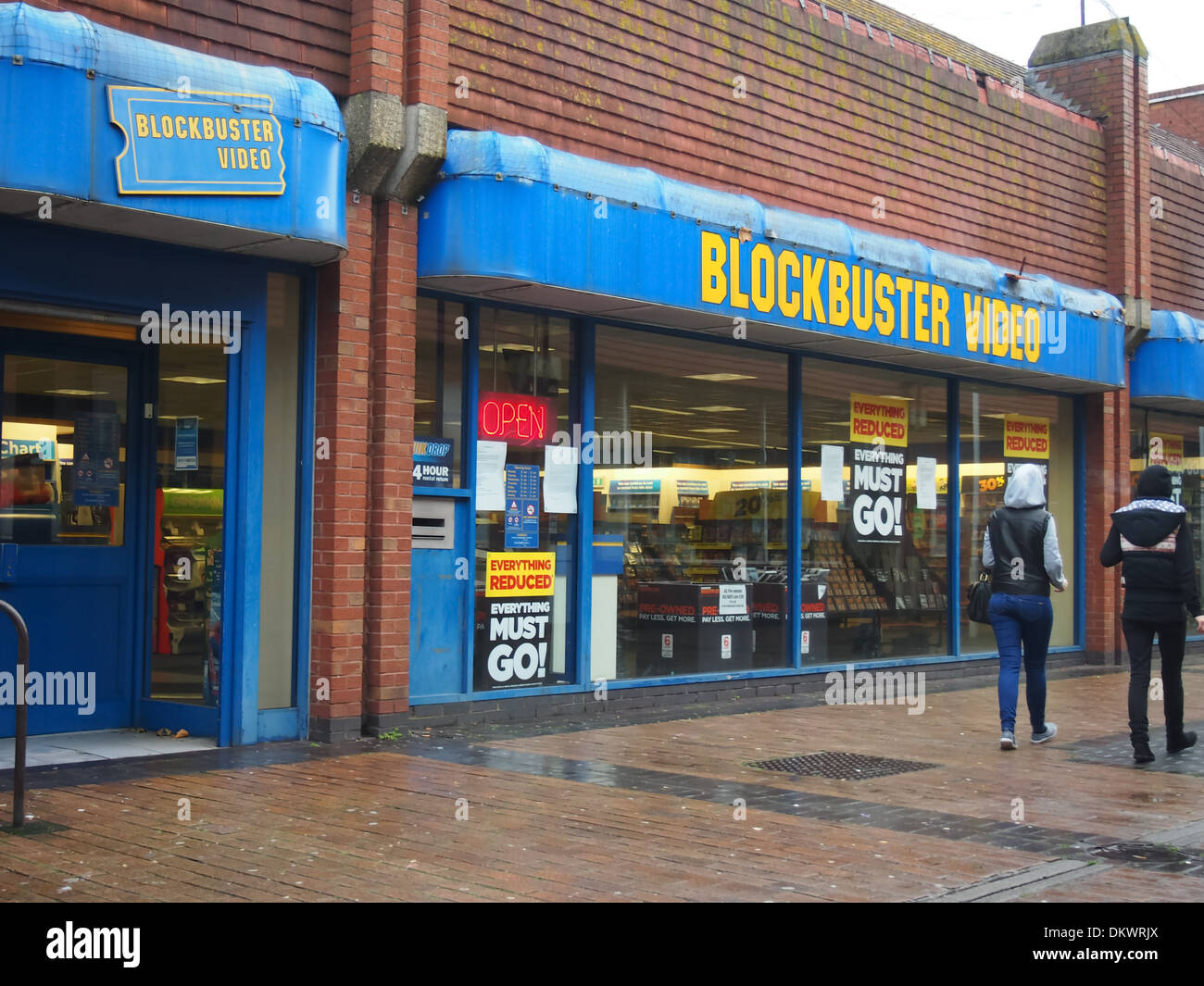 Un high street Blockbuster Video Store Banque D'Images