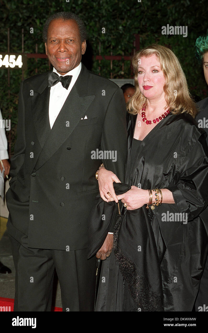 SIDNEY POITIER, JOANNA SHIMKUS.ACTEUR ET FEMME.UNIVERSEL , LA, USA.03/03/2001.BF80G24AC. Banque D'Images