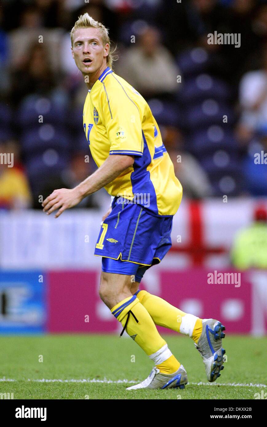 CHRISTIAN WILHELMSSON.La Suède et le RSC Anderlecht.ITALIE / SUÈDE EURO 2004.STADE DRAGAO, PORTO, PORTUGAL.18/06/2004.DIG24369.K47873.WORLD CUP 2006 APERÇU Banque D'Images