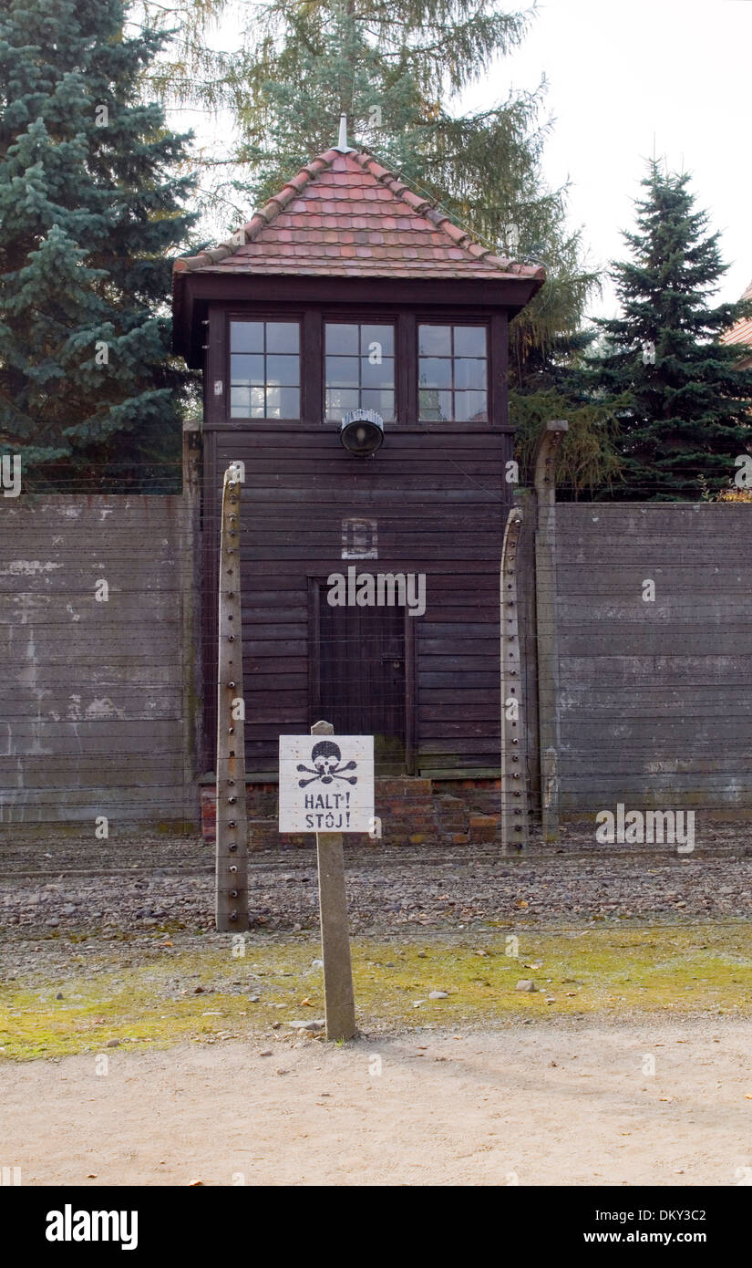 Tour de garde nazie house par barracks Auschwitz camp allemand nazi de concentration Auschwitz-Birkenau Museum Pologne Banque D'Images
