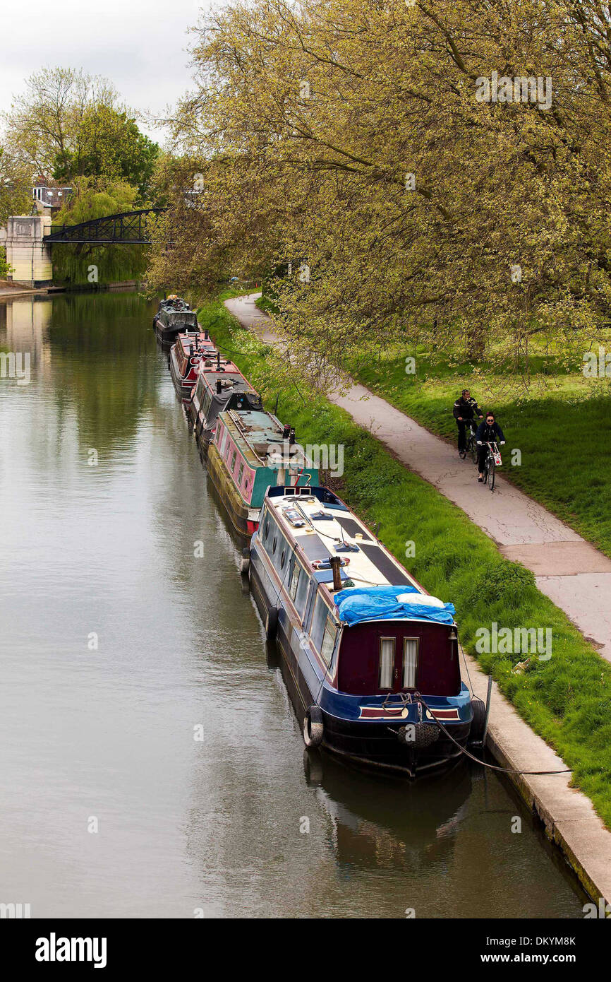 GV de bateaux sur la rivière Cam à Cambridge. Banque D'Images