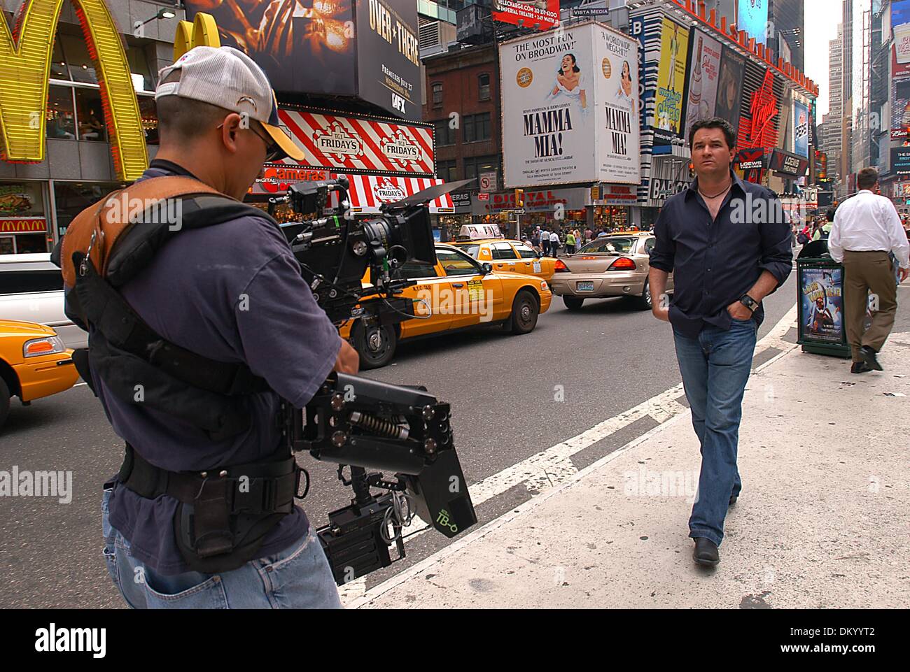 12 juillet 2002 - K44661AR.DEAN MILLER MUSIQUE VIDÉO COURTE TANT AU RADIO CITY MUSIC HALL ET TIMES SQUARE, NEW YORK CITY.08-26-2005. ANDREA- RENAULT 2005.DEAN MILLER(Image Crédit : © Globe Photos/ZUMAPRESS.com) Banque D'Images