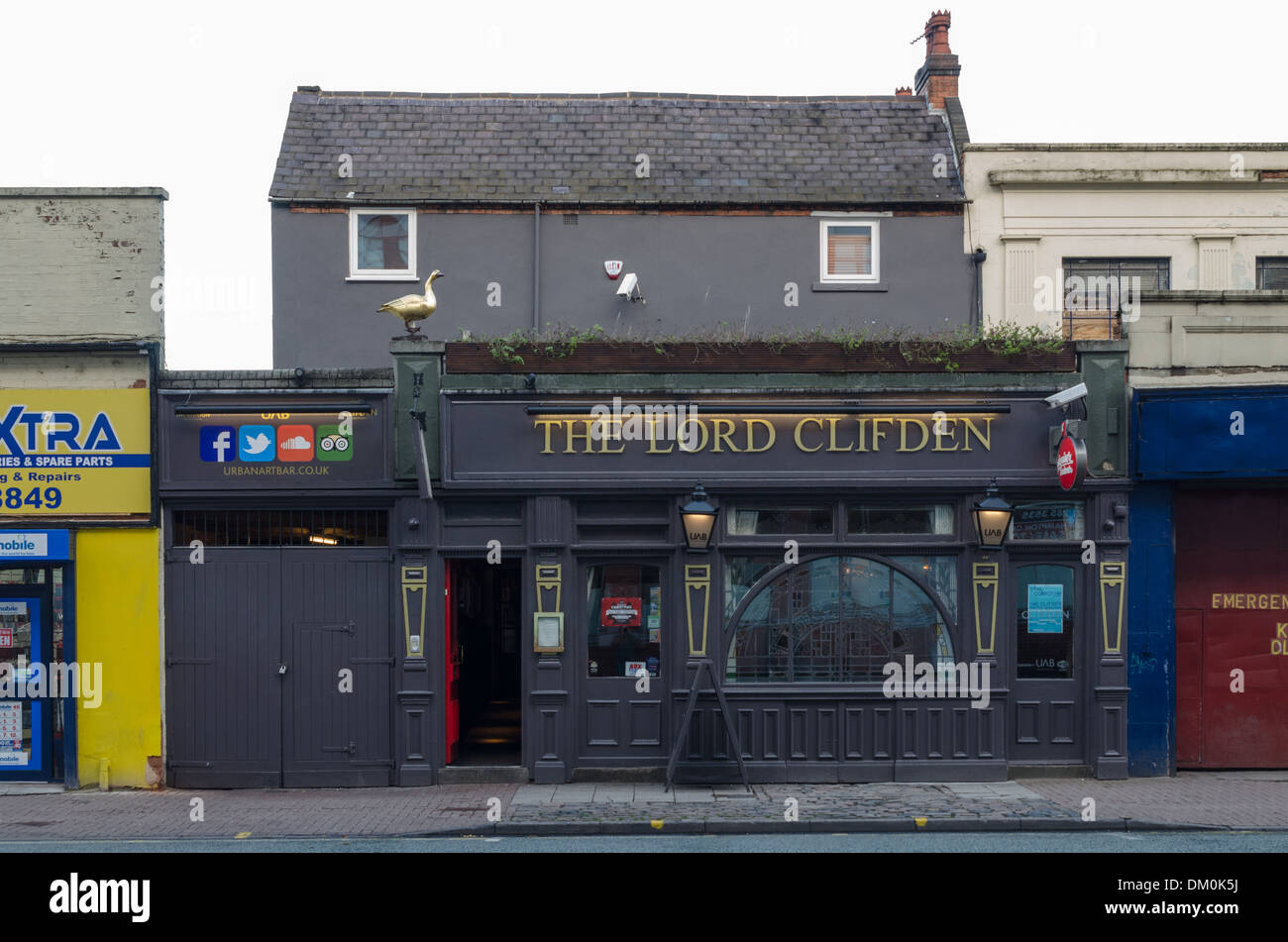 Le Seigneur Clifden art urbain bar sur Grand Hampton Street à Birmingham's Jewellery Quarter Banque D'Images