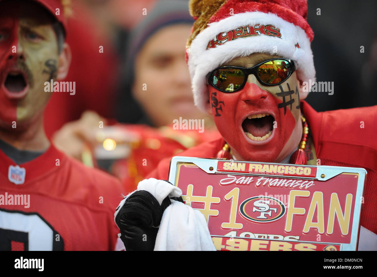 14 décembre 2009 - San Francisco, Californie, États-Unis - 14 décembre 2009 : une maison de vacances-thèmes fan des 49ers se prépare pour la NFL football match entre les Arizona Cardinals et San Francisco 49ers à Candlestick Park de San Francisco, en Californie. Les 49ers a gagné 24-9, en gardant leurs espoirs en séries dim tout en refusant les Cardinaux la NFC West intitulé. (Crédit Image : © Matt Cohen/Southcreek Gl Banque D'Images