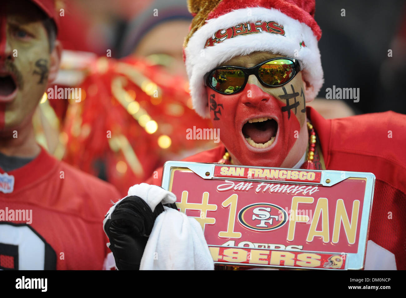 14 décembre 2009 - San Francisco, Californie, États-Unis - 14 décembre 2009 : une maison de vacances-thèmes fan des 49ers se prépare pour la NFL football match entre les Arizona Cardinals et San Francisco 49ers à Candlestick Park de San Francisco, en Californie. Les 49ers a gagné 24-9, en gardant leurs espoirs en séries dim tout en refusant les Cardinaux la NFC West intitulé. (Crédit Image : © Matt Cohen/Southcreek Gl Banque D'Images