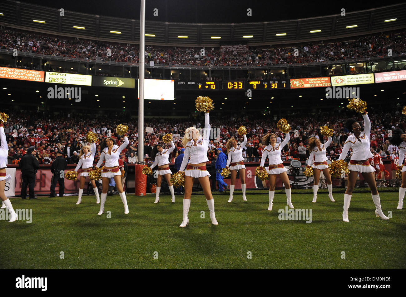 14 décembre 2009 - San Francisco, Californie, États-Unis - 14 décembre 2009 : les 49ers Gold Rush effectue au cours de la NFL football match entre les Arizona Cardinals et San Francisco 49ers à Candlestick Park de San Francisco, en Californie. Les 49ers a gagné 24-9, en gardant leurs espoirs en séries dim tout en refusant les Cardinaux la NFC West intitulé. (Crédit Image : © Matt Cohen/Southcreek/ Mondial Banque D'Images