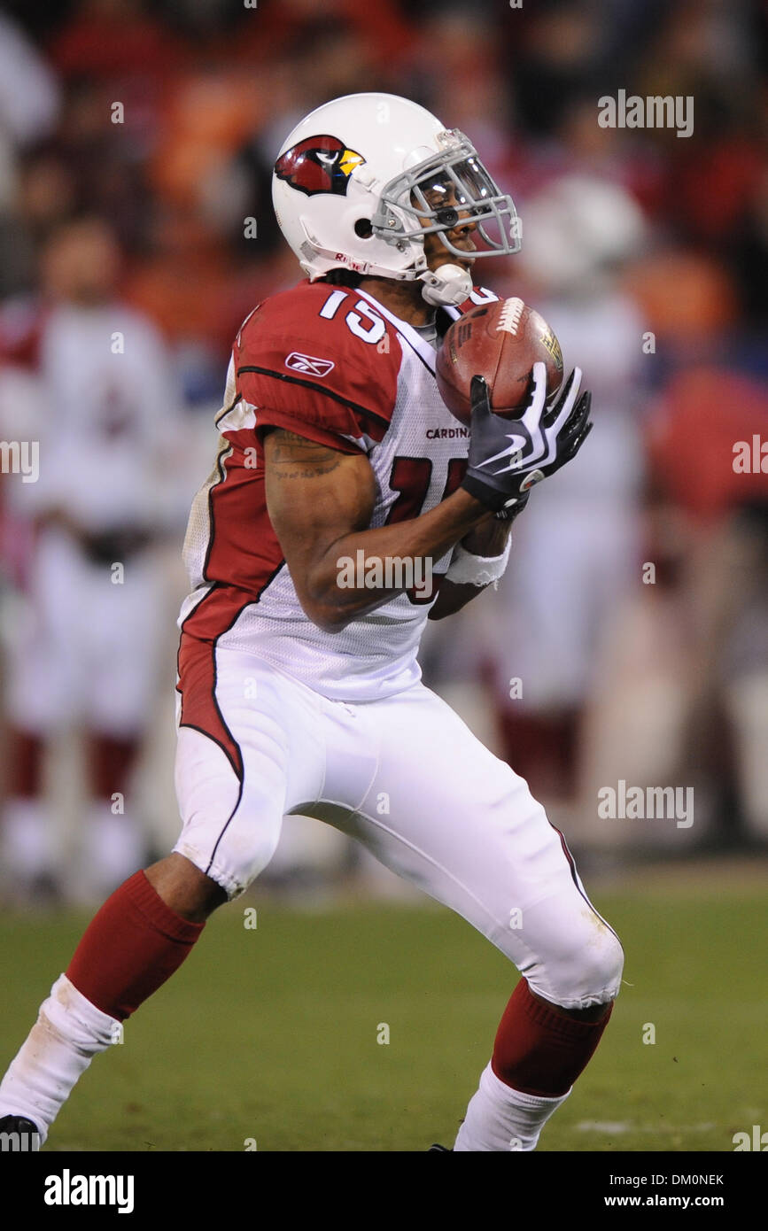 14 décembre 2009 - San Francisco, Californie, États-Unis - 14 décembre 2009 : Arizona Cardinals wide receiver Steve Breaston (15) reçoit un punt au cours de la NFL football match entre les Arizona Cardinals et San Francisco 49ers à Candlestick Park de San Francisco, en Californie. Les 49ers a gagné 24-9, en gardant leurs espoirs en séries dim tout en refusant les Cardinaux la NFC West intitulé. (Crédit Banque D'Images