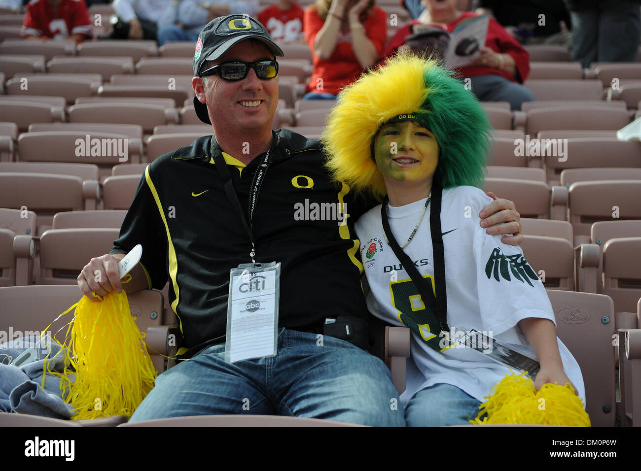 31 décembre 2009 - Pasadena, Californie, États-Unis - 01 janvier 2010 : Oregon fans soyez prêt pour le Rose Bowl game entre l'Oregon et l'état de l'Ohio au Rose Bowl, Pasadena, CA. (Crédit Image : © Matt Cohen/ZUMApress.com) Southcreek/mondial Banque D'Images