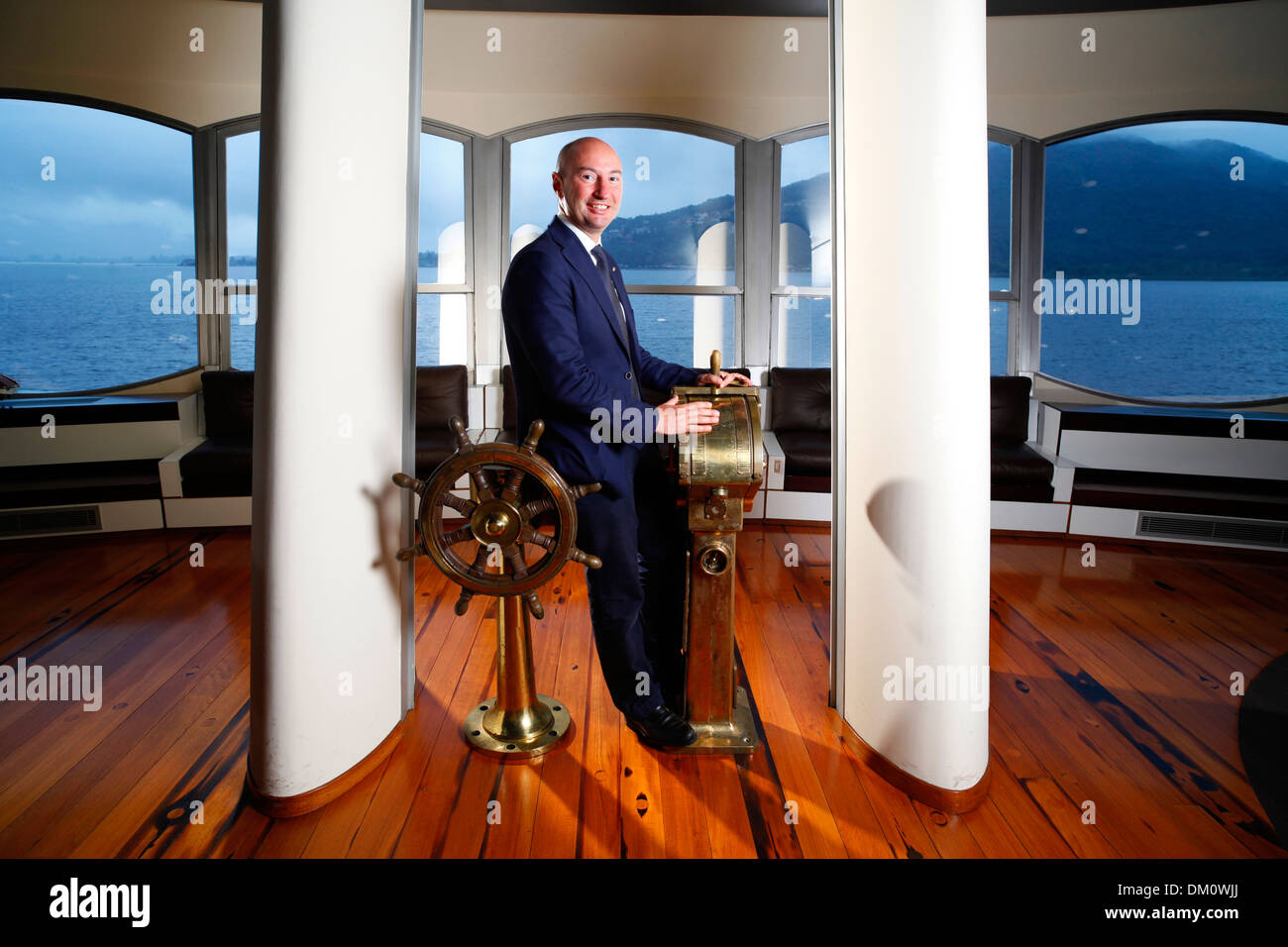 Ferruccio Rossi, chef de la direction de la Ferretti Group de l'usine Riva bateaux disponibles à Sarnico, Italie. Banque D'Images