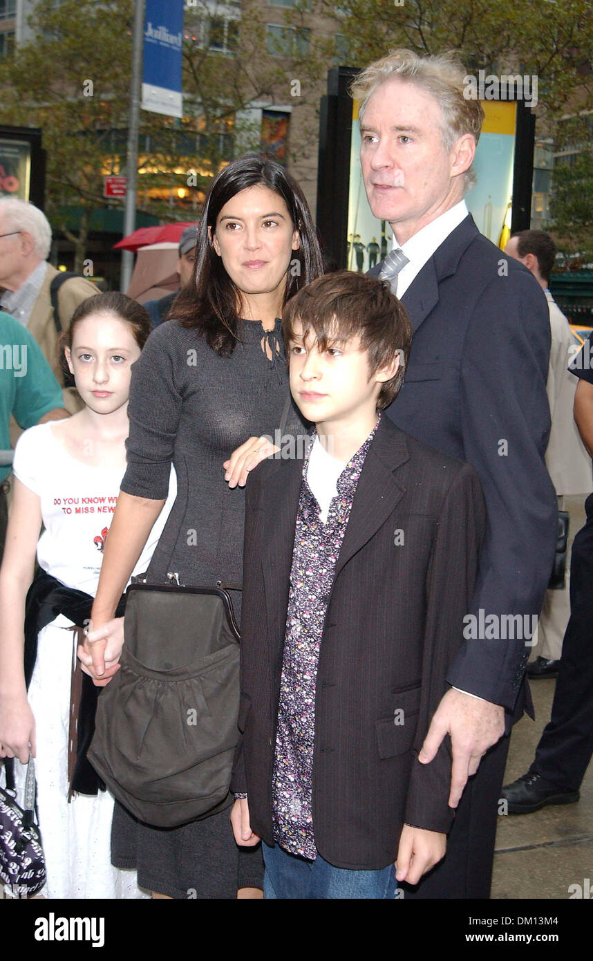 Phoebe cates and kevin kline Banque de photographies et d’images à