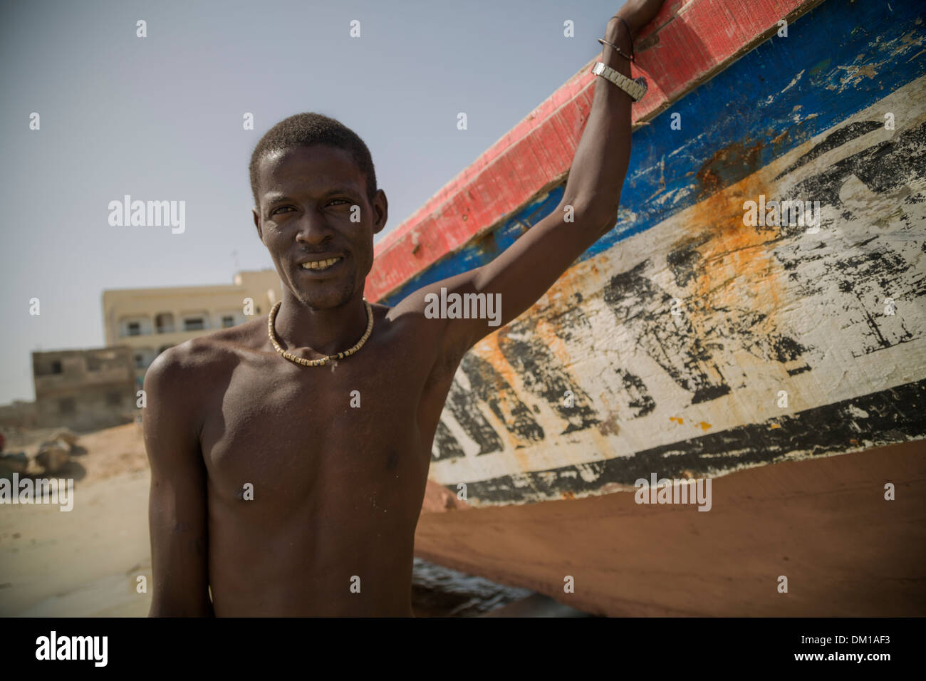 Pêcheur dans Yaf village de pêcheurs - Dakar, Sénégal. Banque D'Images